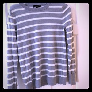 Long sleeved light weight sweater